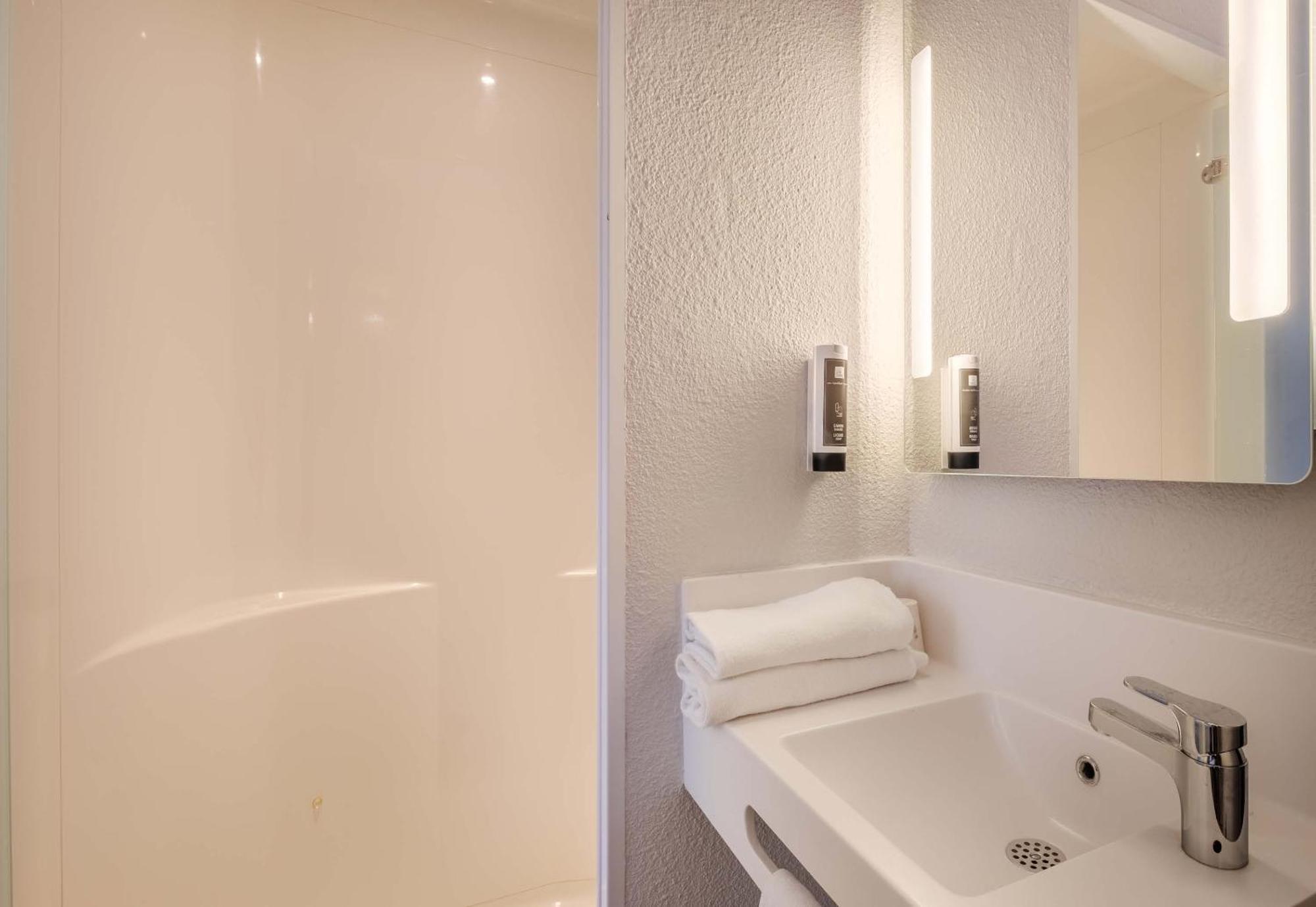 B&B Hotel Antibes Sophia Antipolis Biot Buitenkant foto